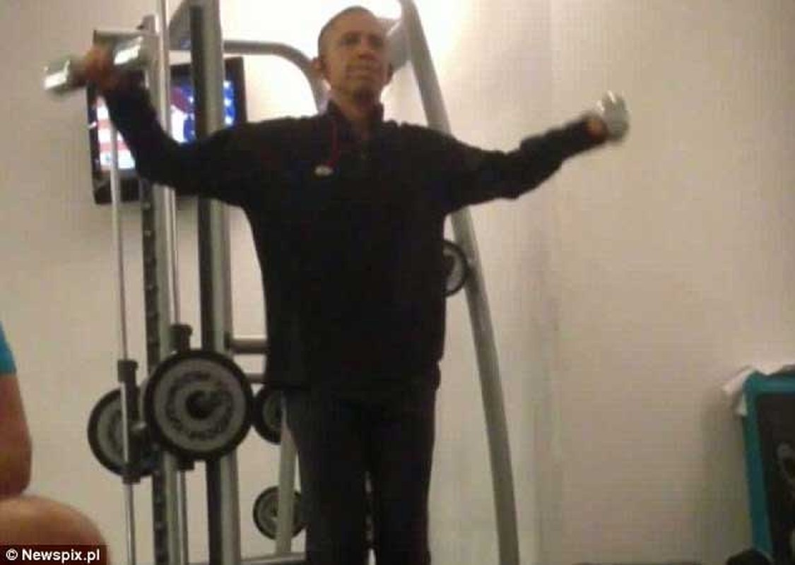 Ro ri hinh anh Tong thong Obama tap gym o Ba Lan-Hinh-7